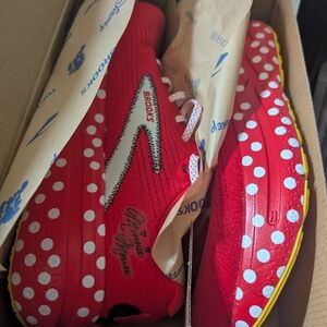 Brooks Womens 10W runDisney Ghost Max 2 Red Polka Dot Minnie Mouse Sneakers